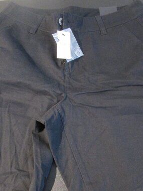 NWT Ladies sz 16 Black Bermuda shorts by Lane Bryant